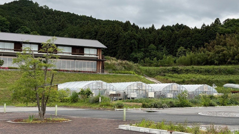 写真：校内には実習農場も整備されています